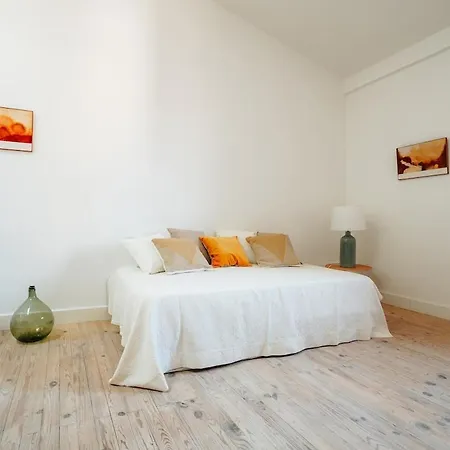 Poms House דירה